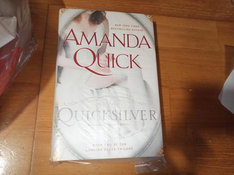 自藏書(精裝版)原文書【Quicksilver】Amanda Quick 愛曼達·奎克