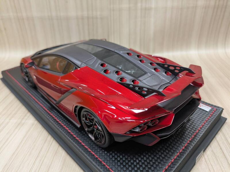 Lamborghini Invencible Rosso Efesto - MR Collection - 1/18 Résine - Neuve