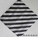 【天天魔法】【B419】黑白斜條斑馬方形絲巾(60cm*60cm)