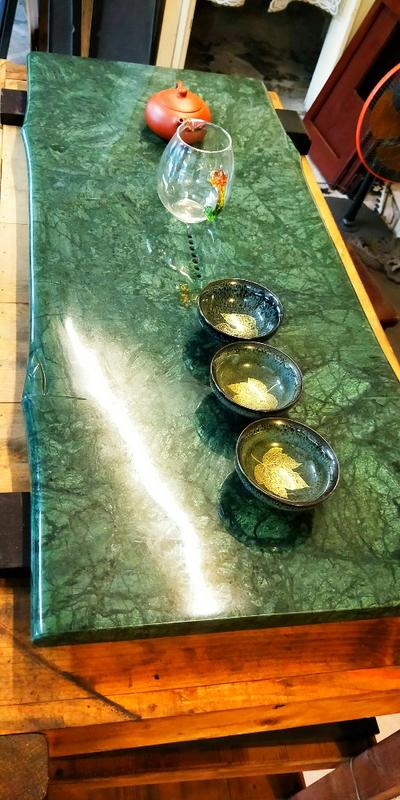 竹節高升日式造型原石玉石茶盤
泡茶空間寬敞，
青石原石打造，翠綠溫潤，除了高貴還是高貴，可泡茶可當藝術品觀賞
