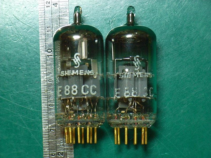 1960年代早期德國西門子Siemens NOS E88CC一對2支高測值配對管 灰隔屏 鍍金腳 A∮1≠5F碼 CCa