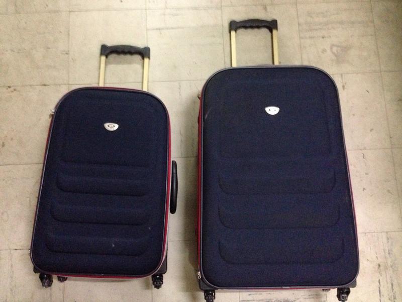 [還很新] 限自取 Gilson母子行李箱兩個可收為一個,標價是兩個的價格