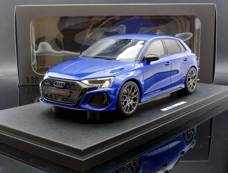 GT SPIRIT 1/18 - GT884 - Audi RS3 SPORTBACK Performance Edition