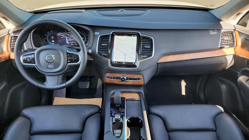 富豪 XC90 B5 Plus 七人座丨2023年出廠︱大瑋汽車 專營VOLVO車系  ✈ 2025.12發文有實車