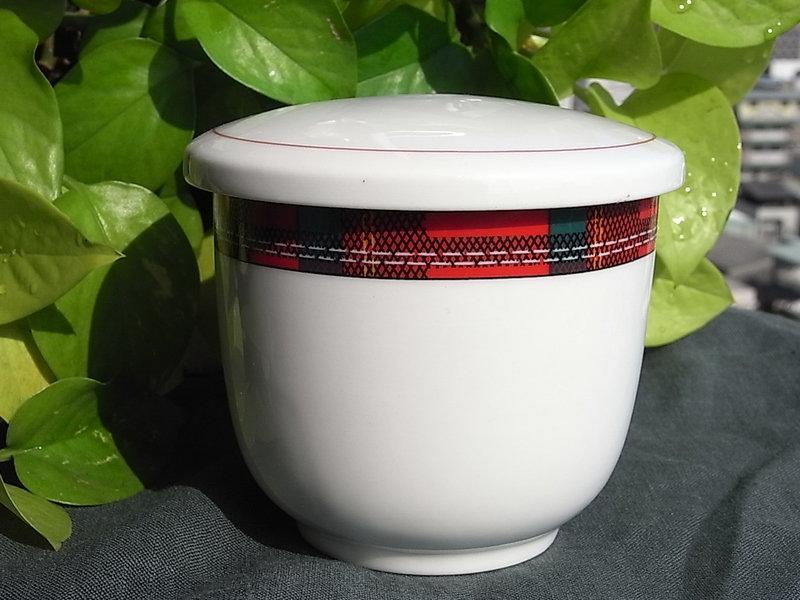 【子葳手札】特價~紅格紋蓋杯（無托） 韓製 新骨瓷 瓷杯 茶杯