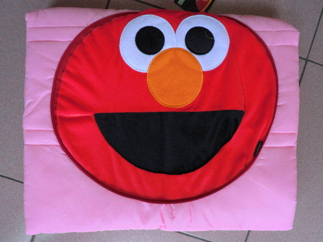 【nike100m】正版 15吋 Elmo 抱枕 涼被 被單 兩用 台灣製