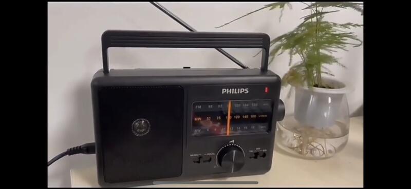 (全新現貨) PHILIPS  插電/電池兩用型{DC/AC} 類比調諧可攜式 FM/AM/SW 收音機