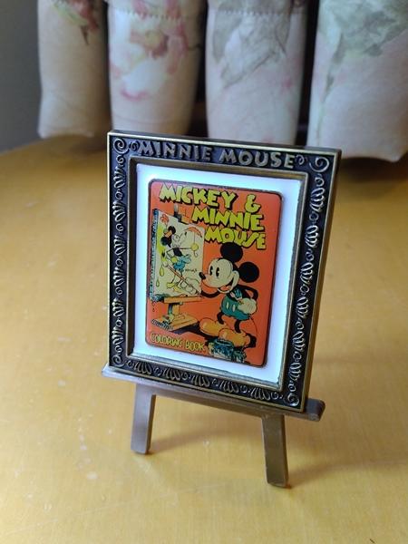 迪士尼Disney 75周年 米奇與米妮 畫架式紀念徽章 