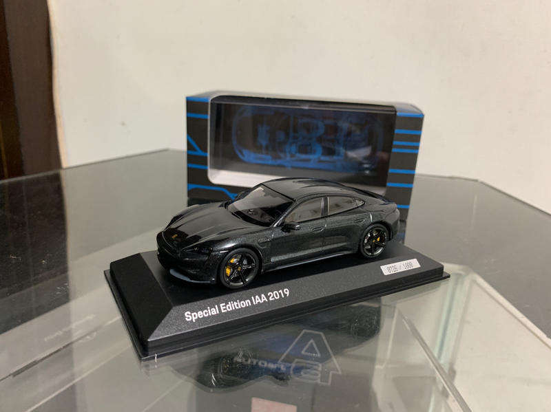1:43 Minichamps Porsche Taycan Turbo S IAA 2019 限量 原廠盒裝