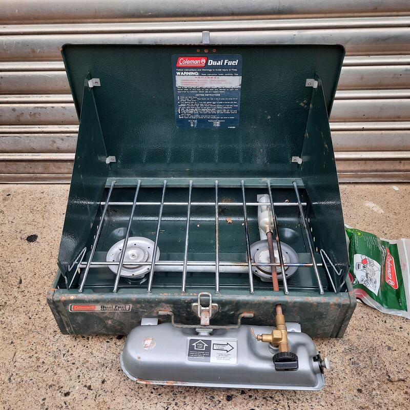 現況出售,售出不退美國製造Coleman 424 Dual Fuel Stove 氣化雙口爐