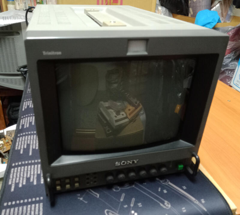 SONY PVM-9041Q 浅い 美品 業務用9インチモニター （検索：トリニトロン、ブラウン管、研究機器、S-VHS、A/Bロール編集、編集機）  プロ用、業務用 | 未使用