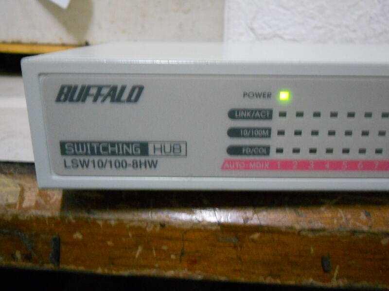 BUFFALO LSW10 / 100-8HW  8端口交換集線器  (D1)