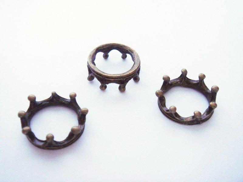 【翰翰手作材料】古銅色 立體皇冠 指環 吊飾《E392》1個3元 串珠材料