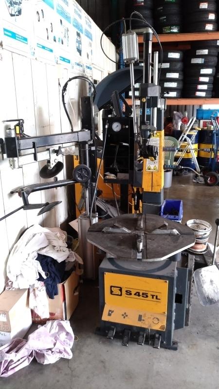 [平鎮協和輪胎]普利司通BRIDGESTONE R200 700R15 700/15台灣製裝到好 | 露天市集 | 全台最大的網路購物市集