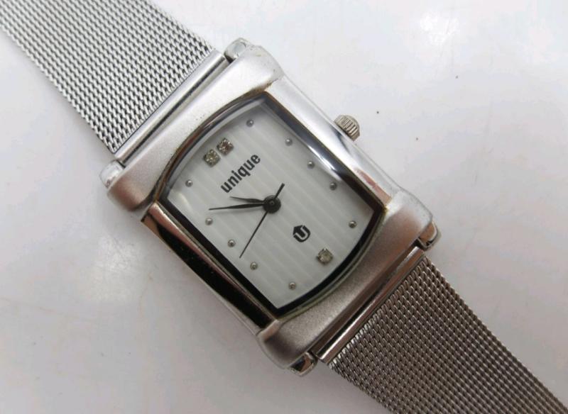 unique 中性 石英錶 米蘭錶帶 施華洛斯奇鑽 方形表面
