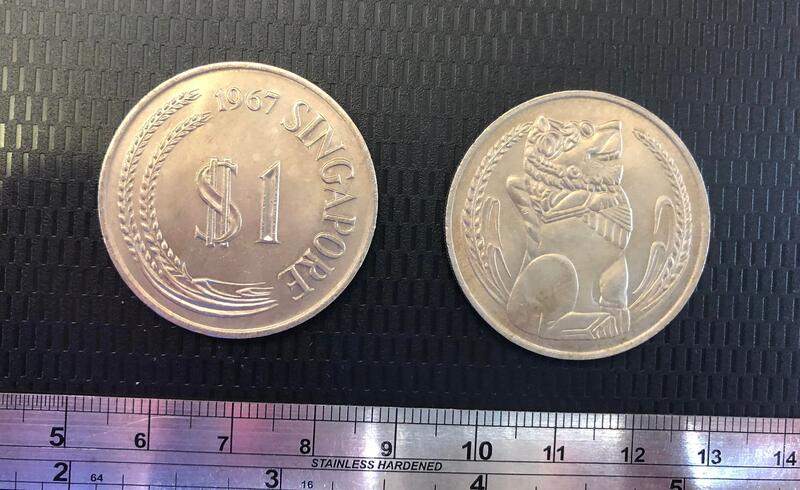 【超值硬幣】新加坡1967-81年 1Dollar 中大型錢幣一枚 獅子圖案，絕版少見~95新