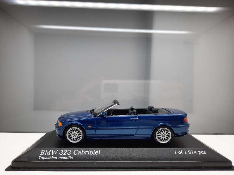 <免運費>1:43 MINICHAMPS BMW 323 Cabriolet (深藍/黑色內裝)