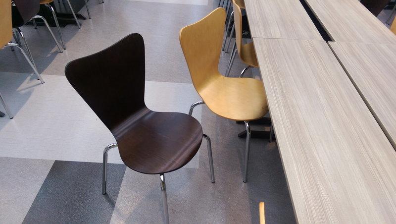 [台中餐桌椅製造]開店營業場所 倒三角曲木餐椅 二色可選！(辦公椅吧台椅電腦椅)