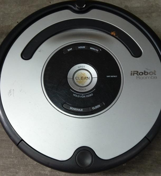 二手 iROBOT Roomba (初步測試有反應但無法運走當測試報帳零件機) 