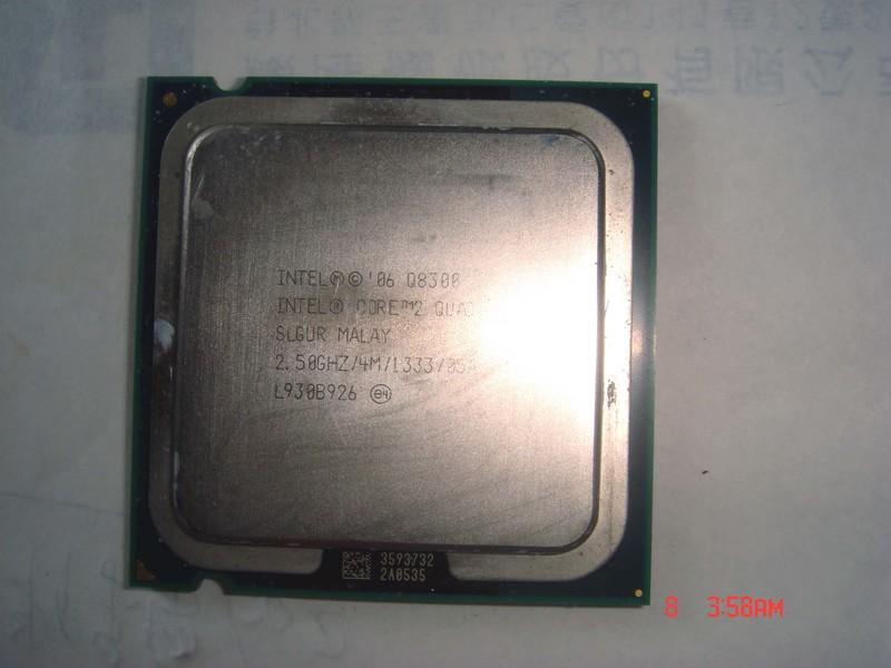 Intel 四核心 Q8300 / 4M / 2.5G/ 1333 MHz 775腳位