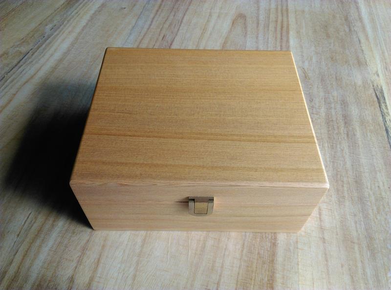 《多桑原木傢飾》30格10ML台灣檜木精油木盒(芳療師必備)~客製化服務