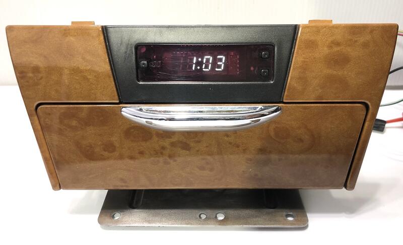三菱 VIRAGE 原廠中央電子時鐘+ 置物盒(核桃木色、深核桃木色、銀色有三種顏色)含鐵架(拍賣價是任一款的價格)