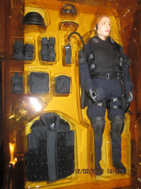 HOT TOYS)SWAT 3.0特種武器與戰術小組女隊員| 露天市集| 全台最大的網