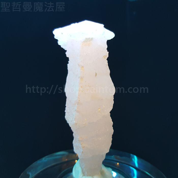 粉紅寶塔冰晶石柱狀單晶190708-28(有螢光反應)~湖南郴州