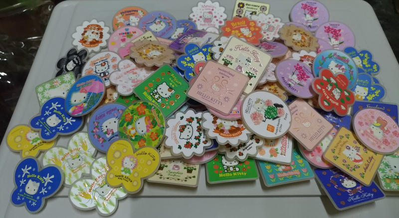 7-11 Hello Kitty 凱蒂貓 花花世界 胸章 別針  包含 OPEN醬