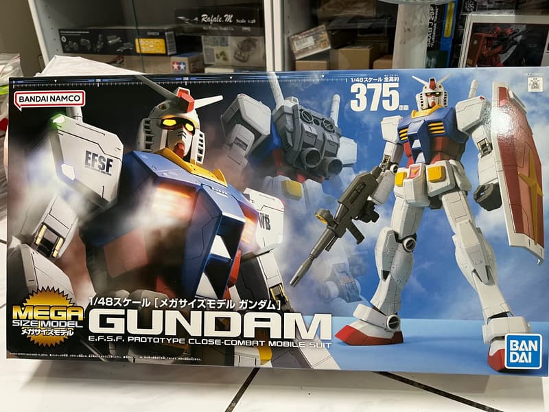 thumbnail interactive-video image 1 of BANDAI Mega Size Model 1/48 RX-78-2 Gundam - Ichiban Kuji Prize A (Used) 1 of 4