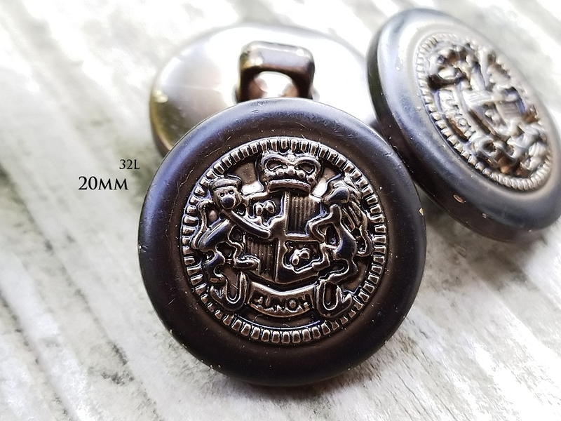 DAda緞帶．學院風格．I45018-Φ20mm復古槍黑金(黑金咖啡)皇家徽章鈕扣1個$9