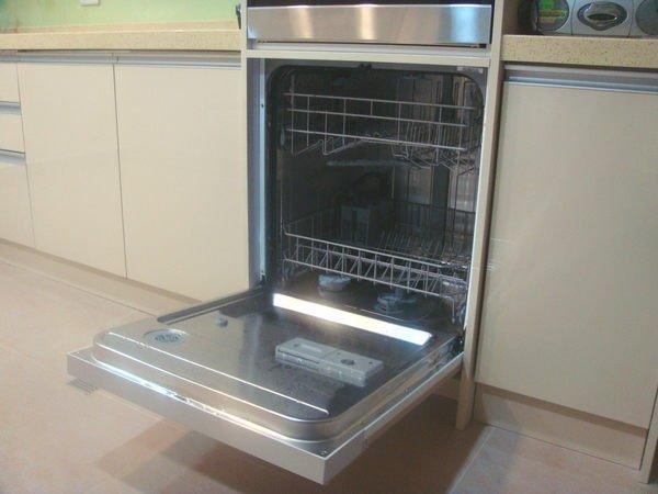 【 大鯊魚水電廣場】櫻花牌 E7682  半崁式洗碗機 ❖ 7段洗程 ❖ 可容量12人份碗盤組