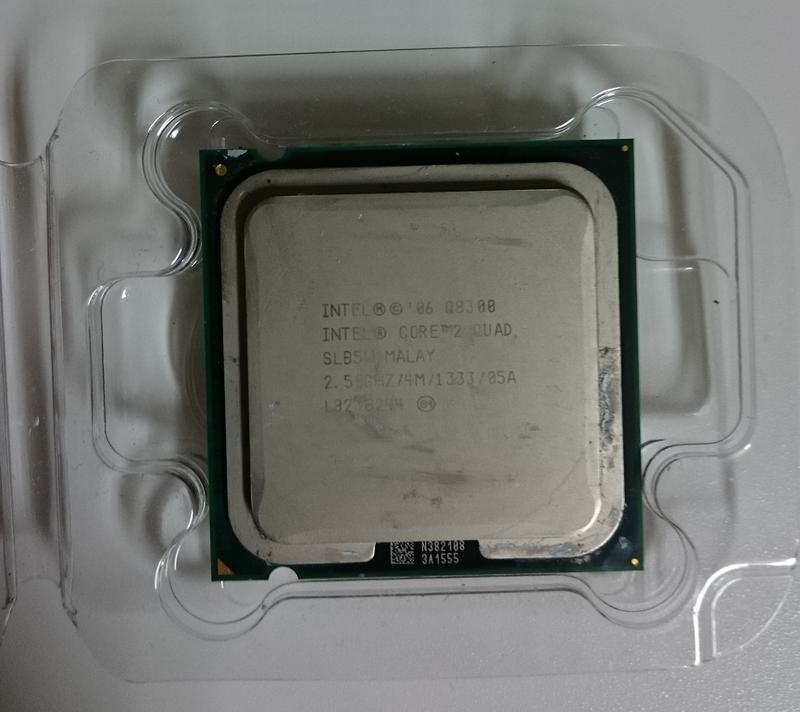 英特爾 Intel 處理器 CPU Core 2 Quad Q8300 2.5GHz 775腳位 好壞未測(無設備)無退