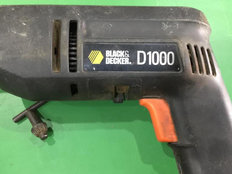 BLACK DECKER D1000