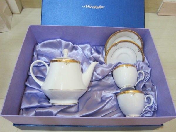 日本皇室御用瓷器Noritake瓷器~金邊杯壺組禮盒~含:一壺+二杯+二盤