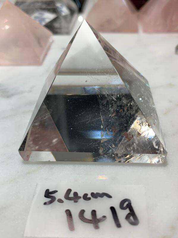 兆鑫生活館-白水晶金字塔(約5.4公分，141g，) 冥想啟動能量開智慧助打坐擺