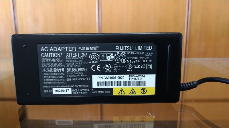 FUJITSU 變壓器 19V 4.22A FMV-AC314