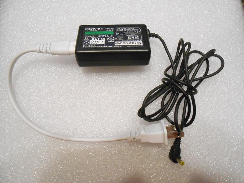 SONY PSP 原廠充電變壓器 （P-100）5V 2A 【二手良品、外觀良好】（附電源線）