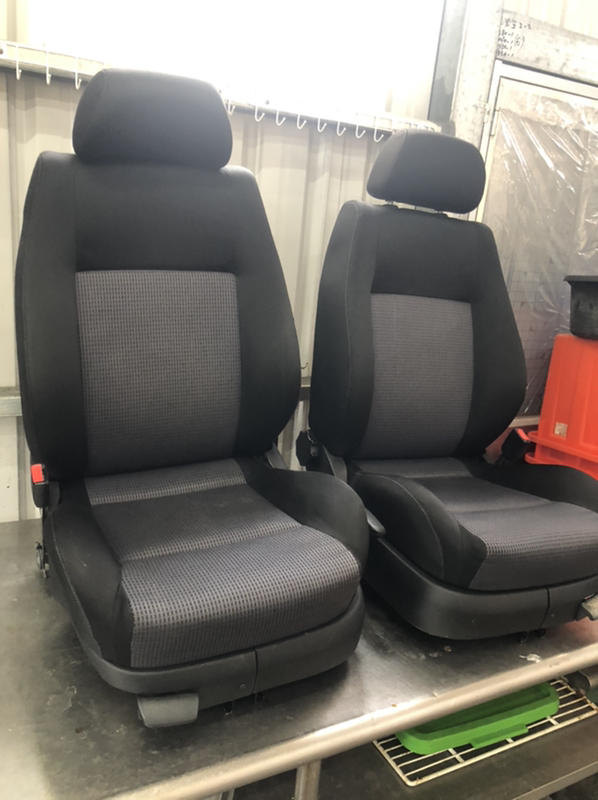 （售出）福斯VW GOLF4精裝版雙前座椅組