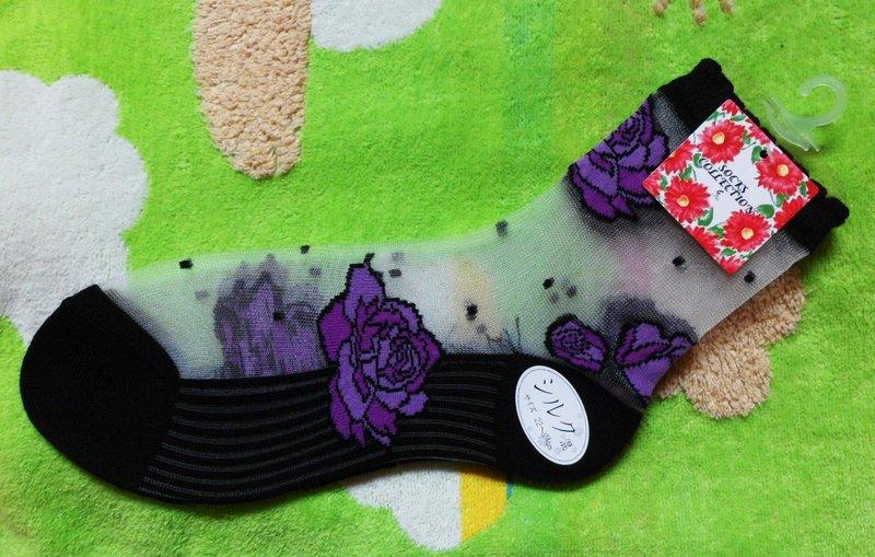 日本製  紫色玫瑰 + 黑色水玉點點款式短襪 薄絲襪 -全新  可換物