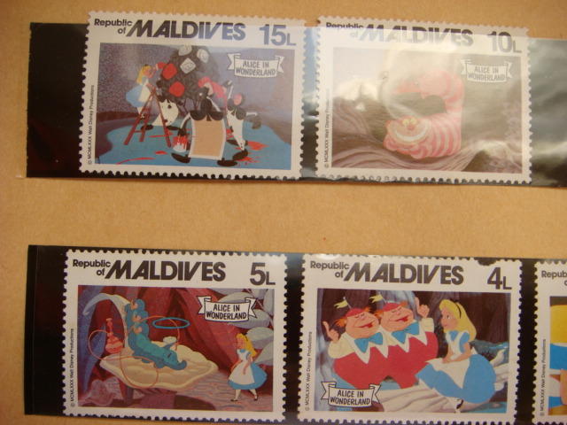 卡通紀念郵票套票--如圖示，保存良好，物超所值!