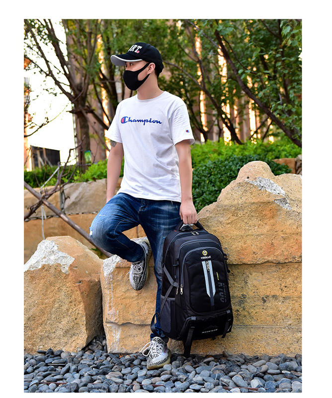 qoo 新款多功能運動背包 戶外輕便休閒運動旅遊旅行包 女大容量雙肩包