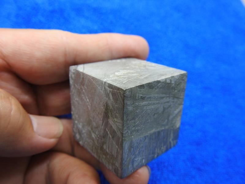鎳鐵隕石方塊GIBEON天鐵方塊33mm298克目視無缺陷，鎮店之方塊已蒙收藏，勿下標