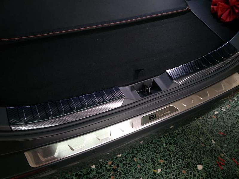 幸福車坊 5代RAV4 專用 後箱 內護板 金屬 黑卡夢 碳纖立體格紋