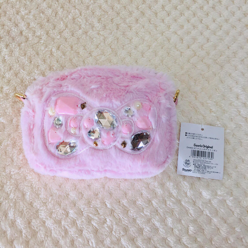 kitty寶石蝴蝶結拉鍊式絨毛包 手拿包 化妝包 鍊包 🎀Hello Kitty 40週年紀念閃亮寶石緞帶系列🎀