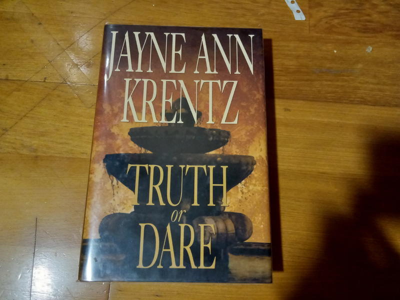 中精裝原文書【Truth or Dare真假人生】Jayne Ann Krentz珍·安·克蘭茲
