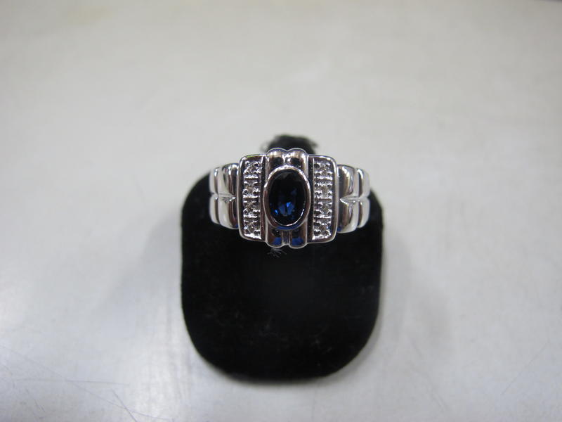 立堡珠寶精品交流 NO.5294 白K金 18K金戒指 天然藍寶石 鑲天然碎鑽 4.2g