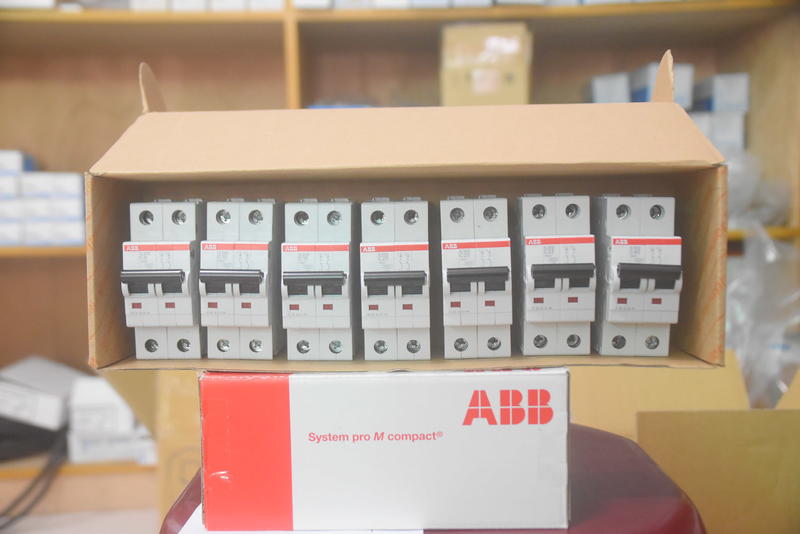 ABB 小型斷路器、交/直流斷路器 S200系列(20kA) 2P C曲線6~40A，BA-S202-C、DC斷路器.