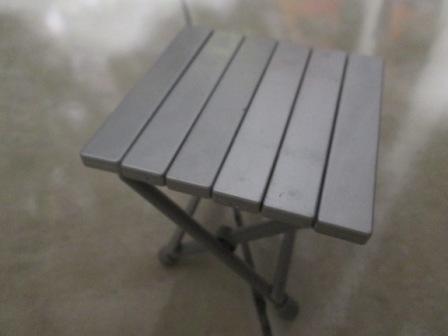 12吋 1/6 6吋 可用 小板凳 折疊椅 2款顏色可選(特價出清)圖1款
