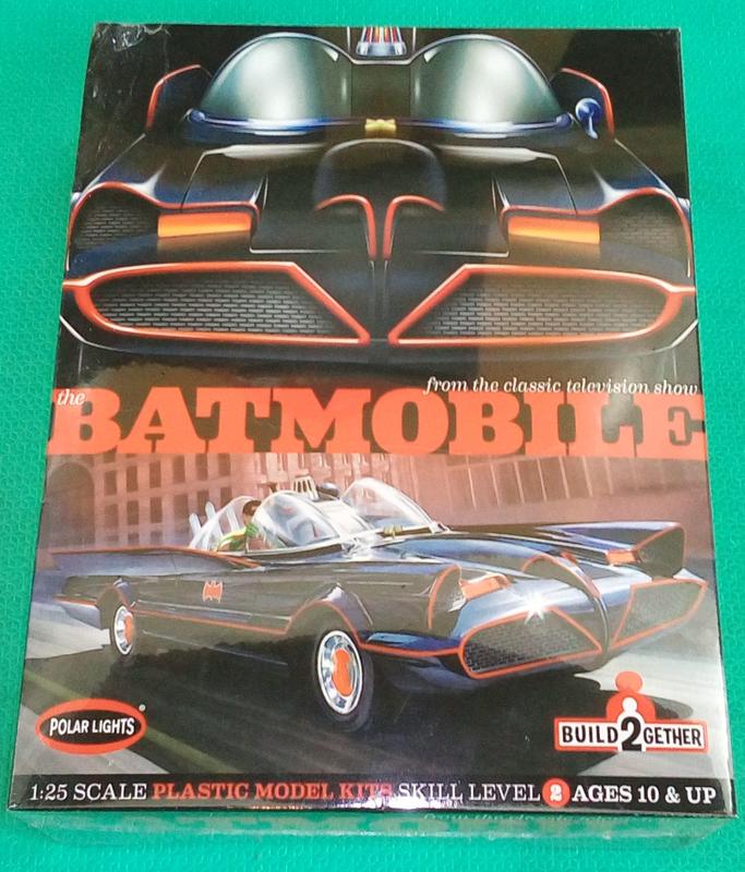 內含兩輛~1/25~1966年版蝙蝠俠~Batmobile蝙蝠車(車殼已上色)